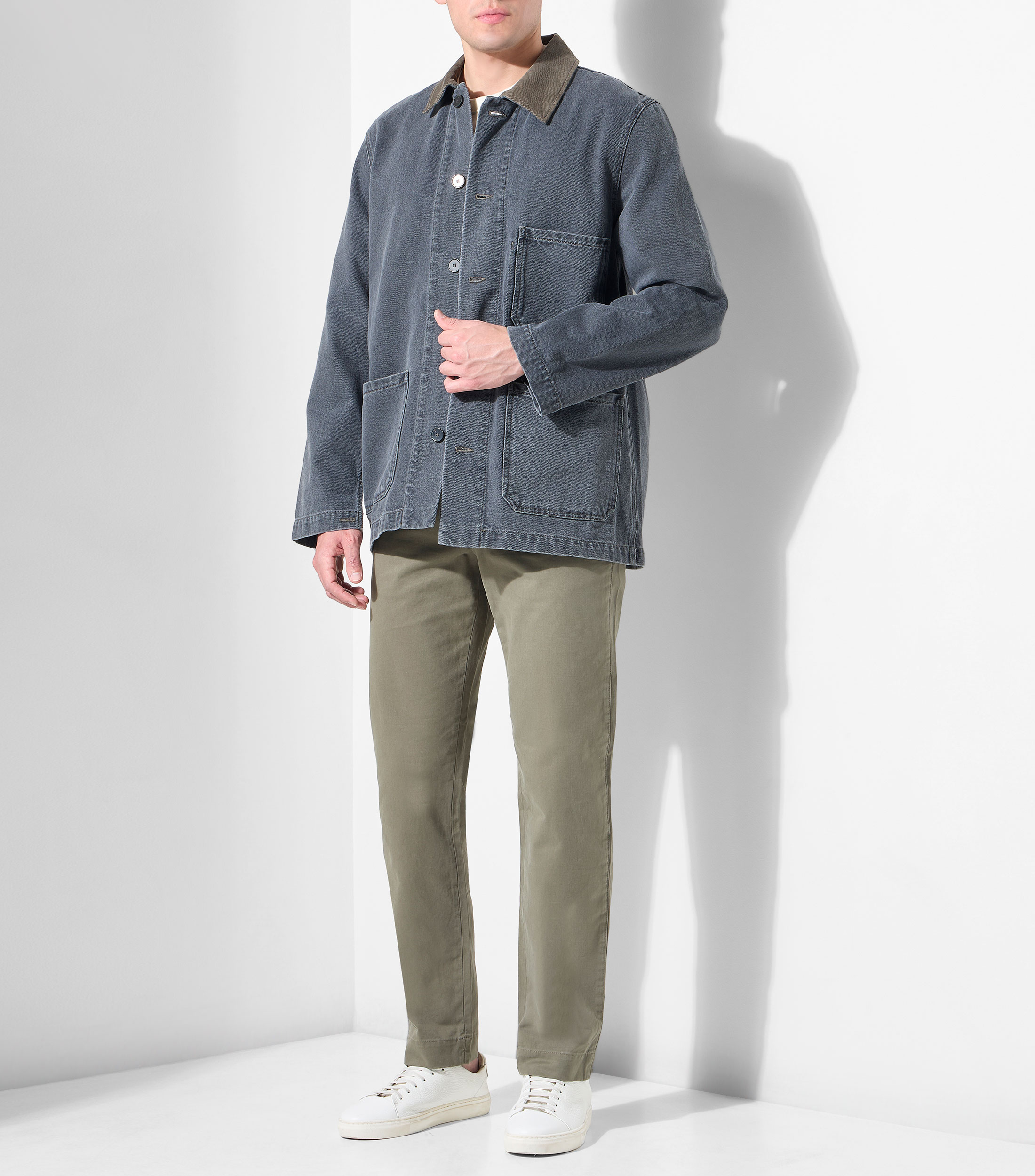 Pantalón casual tipo chino Hombre